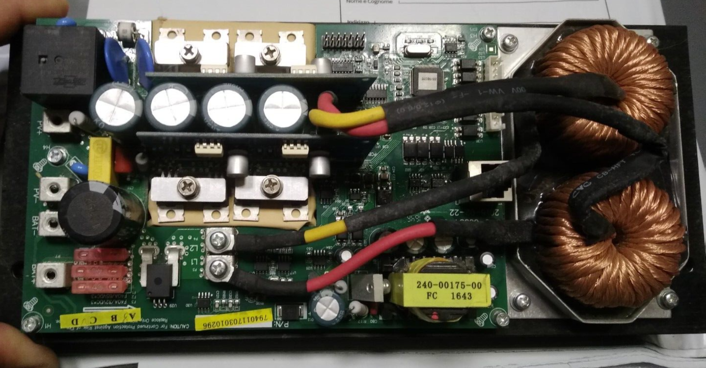 CARICABATTERIE PER INVERTER MUST POWER PV1800 VPM Series MODELLO PV1800 VPM 5 KW