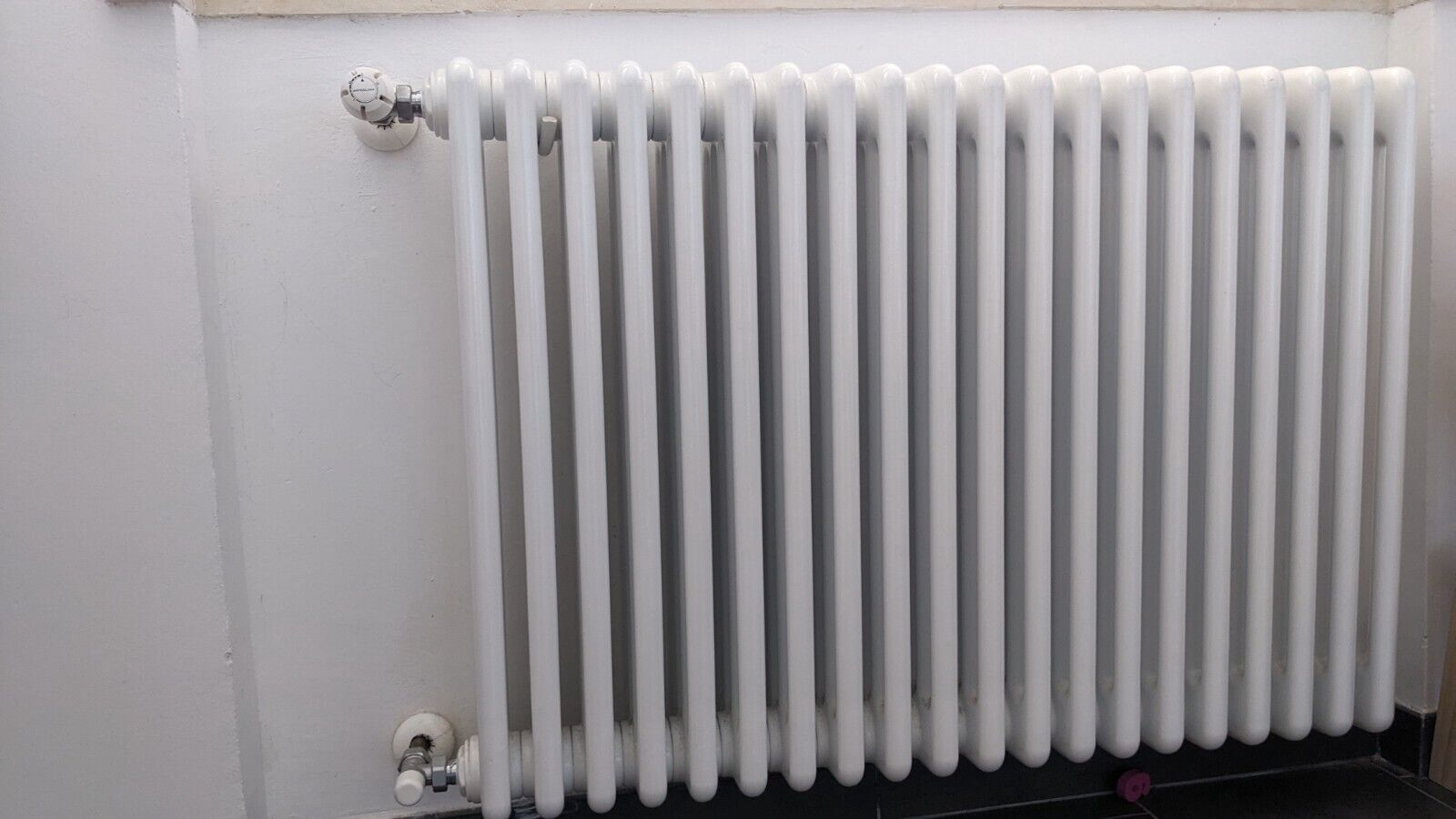 TERMOSIFONE CALORIFERO TUBOLARE ACCIAIO BIANCO 4 E 5 COLONNE H 670 H 1800